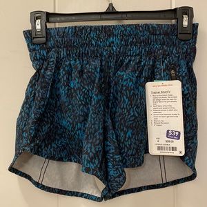 Lululemon tracker short V